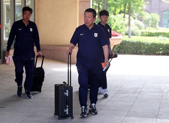 ” 《利刃出鞘》第三部全新动态 有望于年内开机拍摄 2024-01-27 2022年，《利刃出鞘2》尚未上映时，有媒体报道称《利刃出鞘3》已经开启了筹备工作。